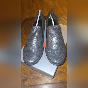 Vaneli Sport Anemone Snake Print Slip On Comfort Shoes Women's 11 Narrow - New